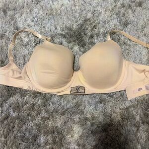 Victoria's Secret Light Nude Molded T-Shirt Bra